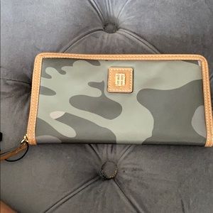 Tommy Hilfiger wallet